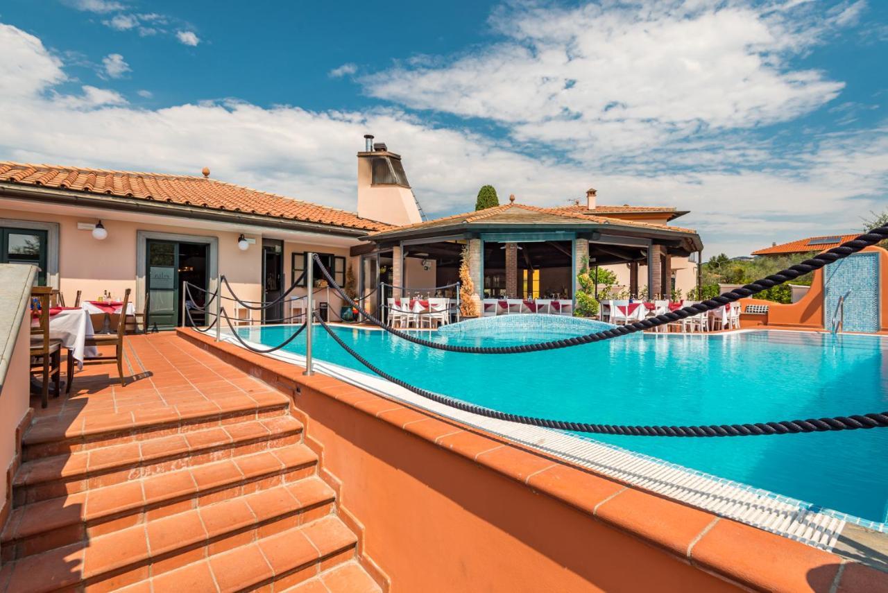 פוסדינובו Hotel La Pietra Restaurant מראה חיצוני תמונה