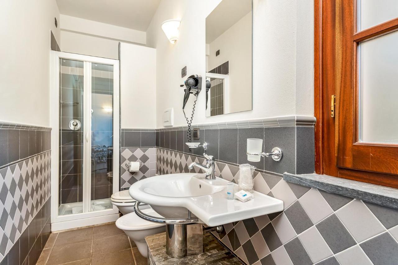 פוסדינובו Hotel La Pietra Restaurant מראה חיצוני תמונה
